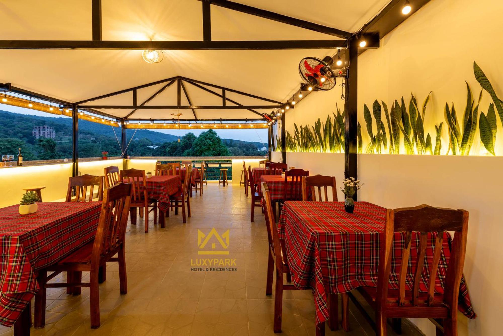 Luxy Park Hotel - Phu Quoc Centre Exterior photo